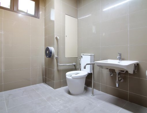 Banheiro adaptado: como garantir mais conforto para o paciente?